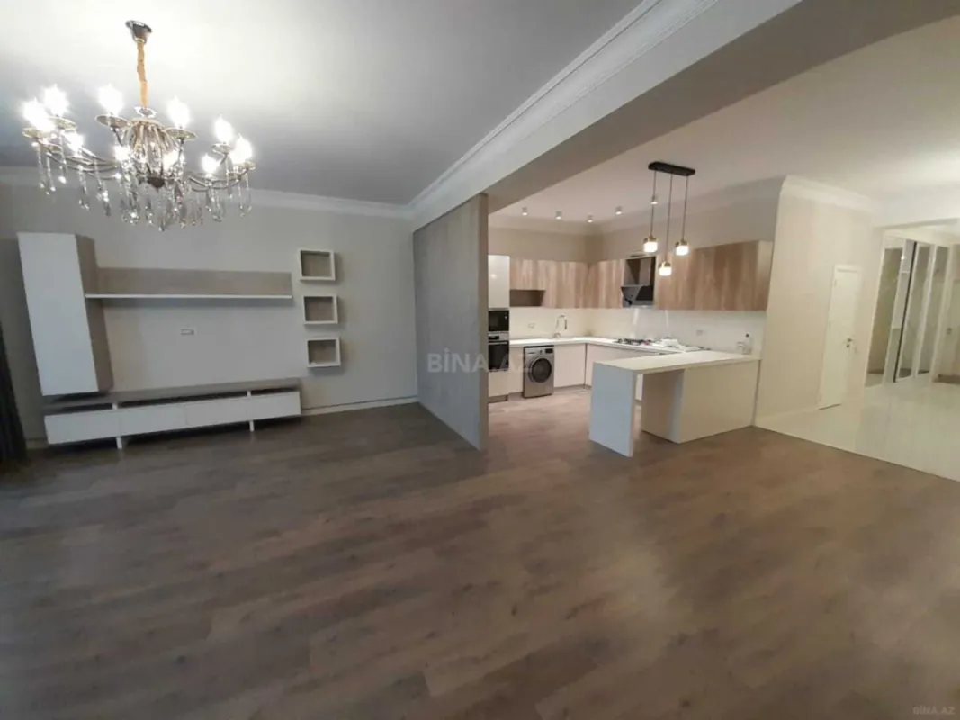Satılır 3 otaqlı mənzil 172 m²