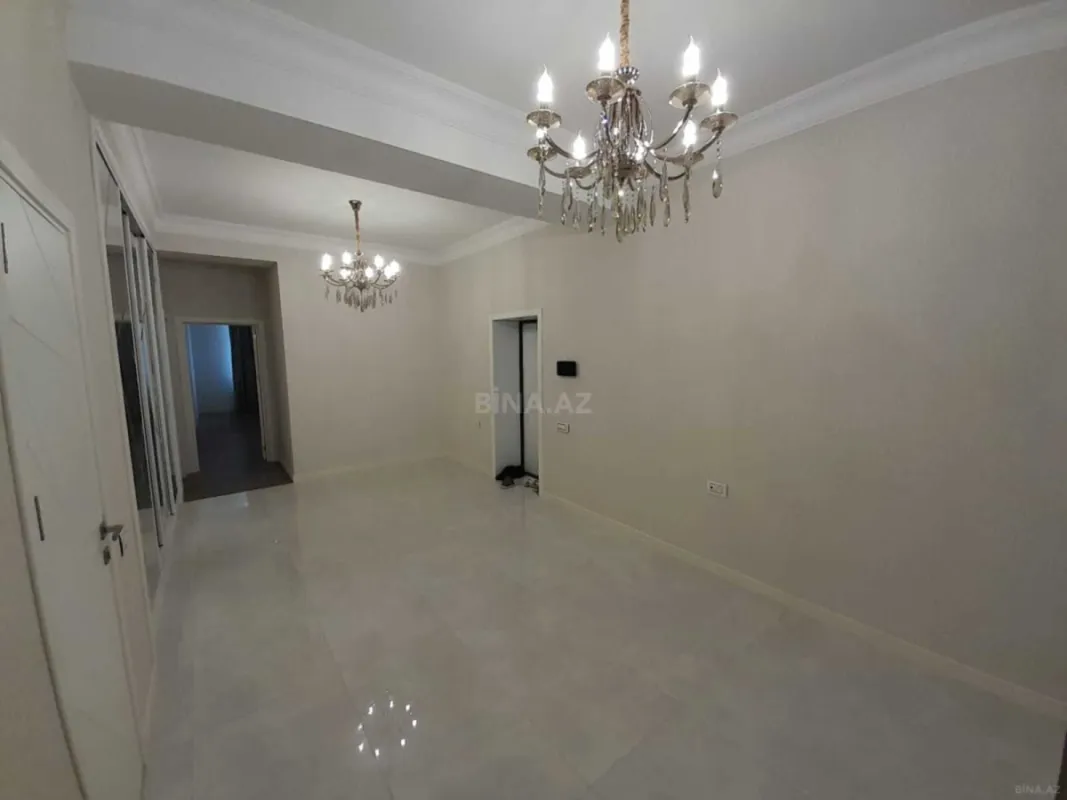 Satılır 3 otaqlı mənzil 172 m²
