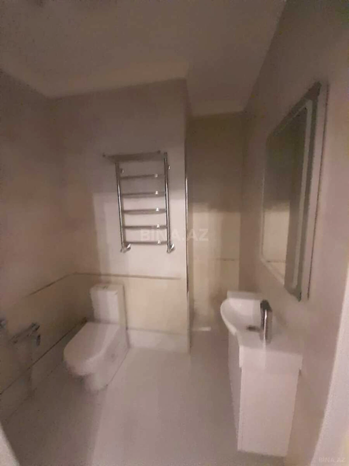 Satılır 3 otaqlı mənzil 172 m²