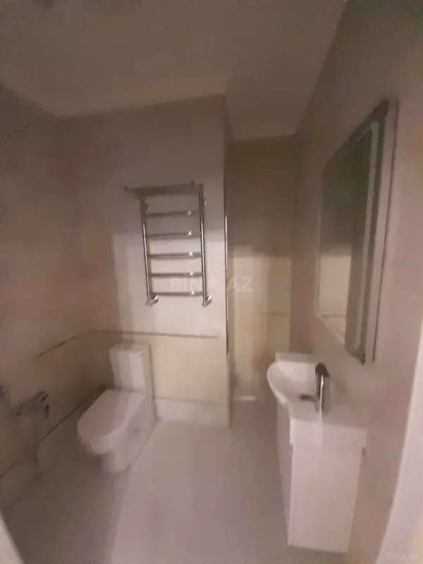 Satılır 3 otaqlı mənzil 172 m²