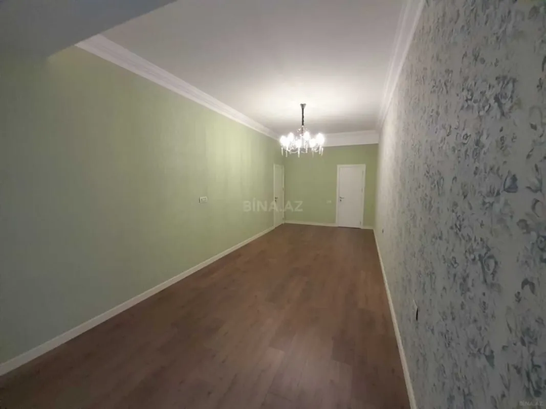 Satılır 3 otaqlı mənzil 172 m²