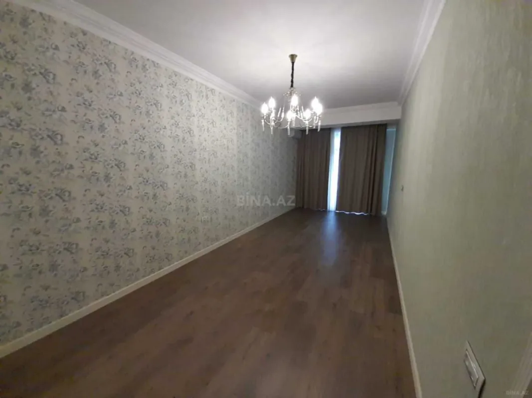 Satılır 3 otaqlı mənzil 172 m²