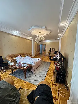 Satılır 3 otaqlı mənzil 150 m²