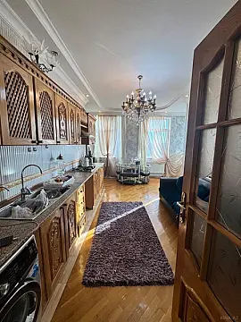 Satılır 3 otaqlı mənzil 150 m²