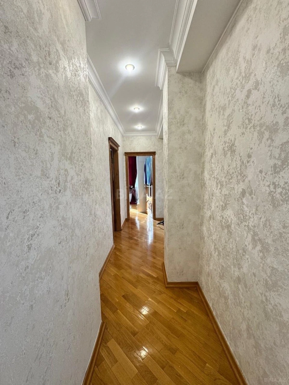 Satılır 3 otaqlı mənzil 150 m²