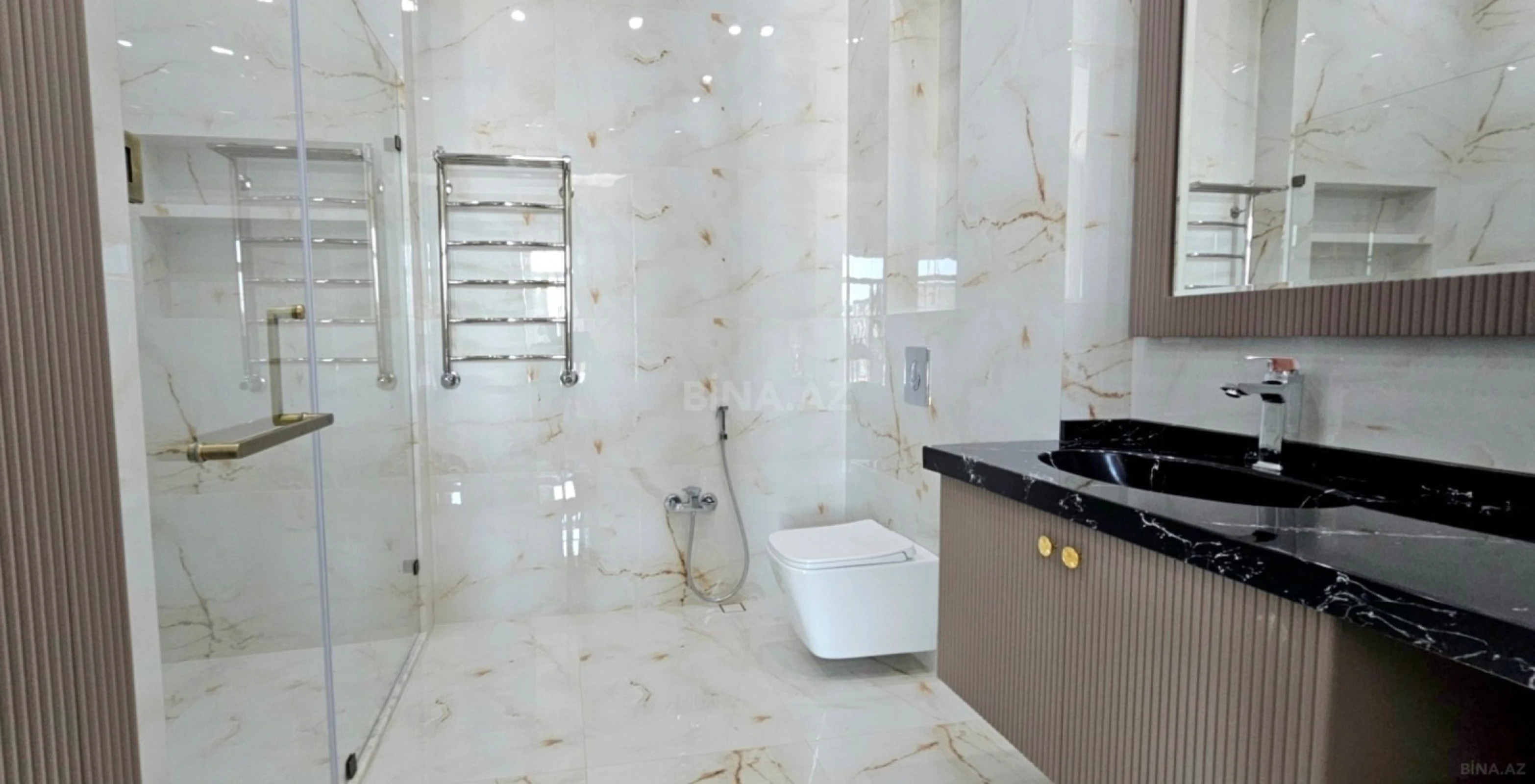 Kirayə verilir 3 otaqlı mənzil 157 m²