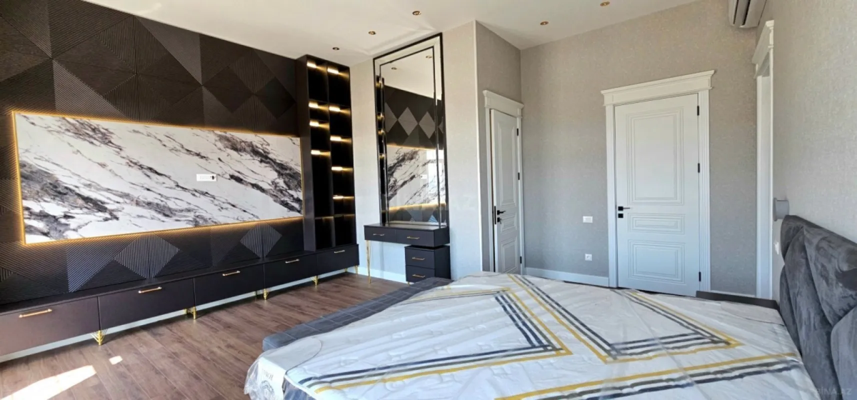 Kirayə verilir 3 otaqlı mənzil 157 m²