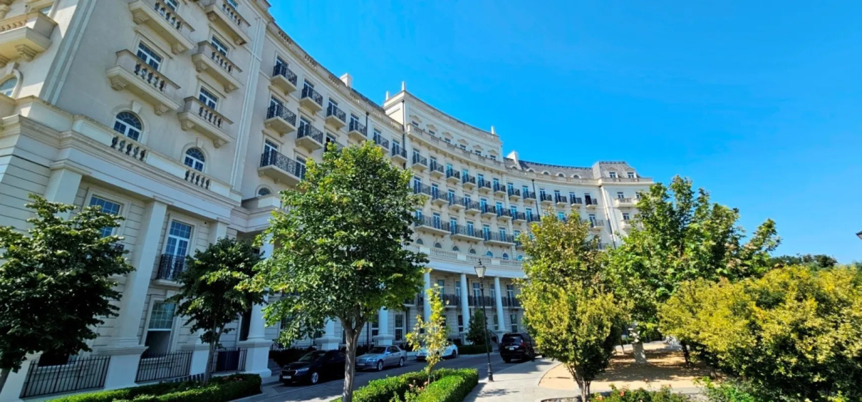 Kirayə verilir 3 otaqlı mənzil 157 m²