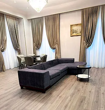 Kirayə verilir 3 otaqlı mənzil 157 m²