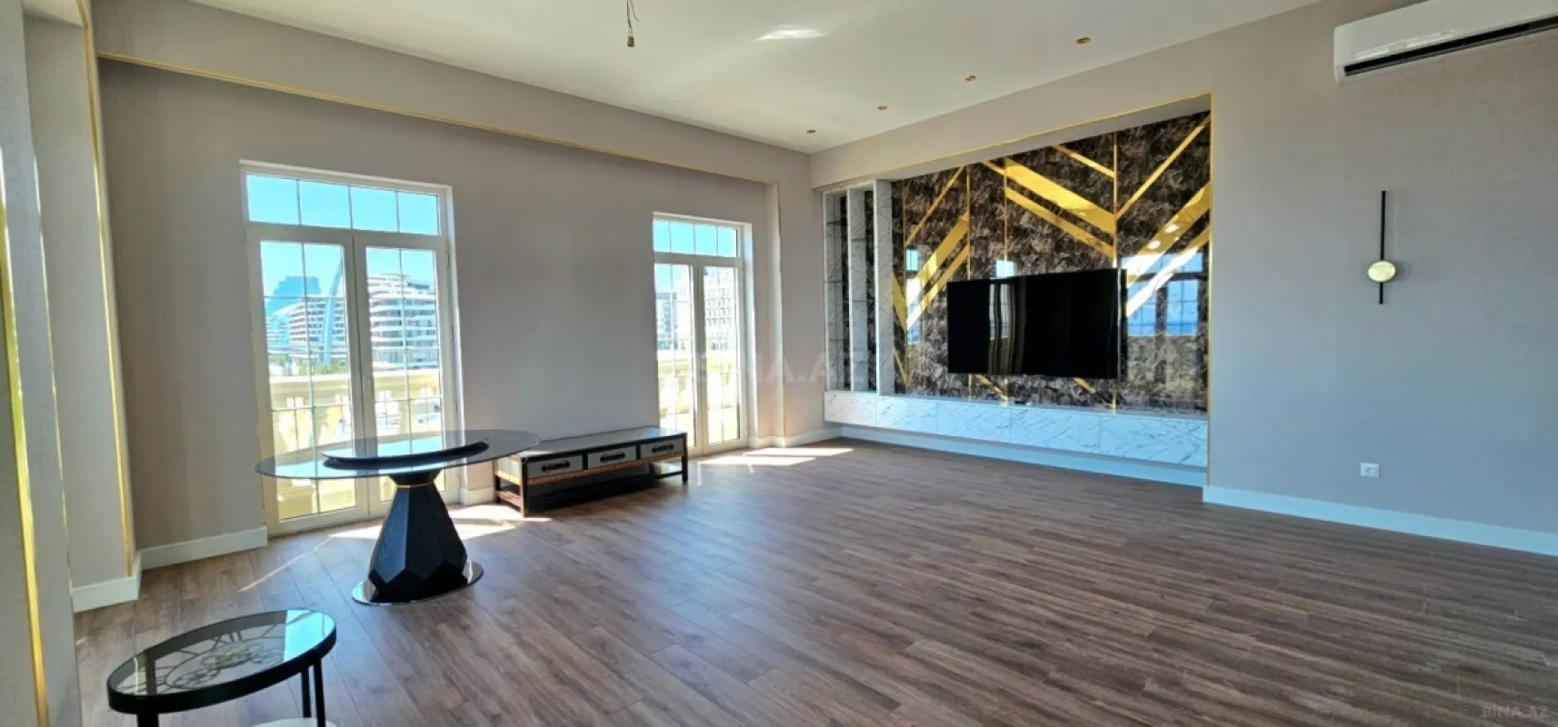 Kirayə verilir 3 otaqlı mənzil 157 m²