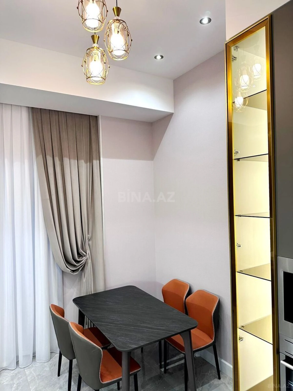 Kirayə verilir 3 otaqlı mənzil 157 m²