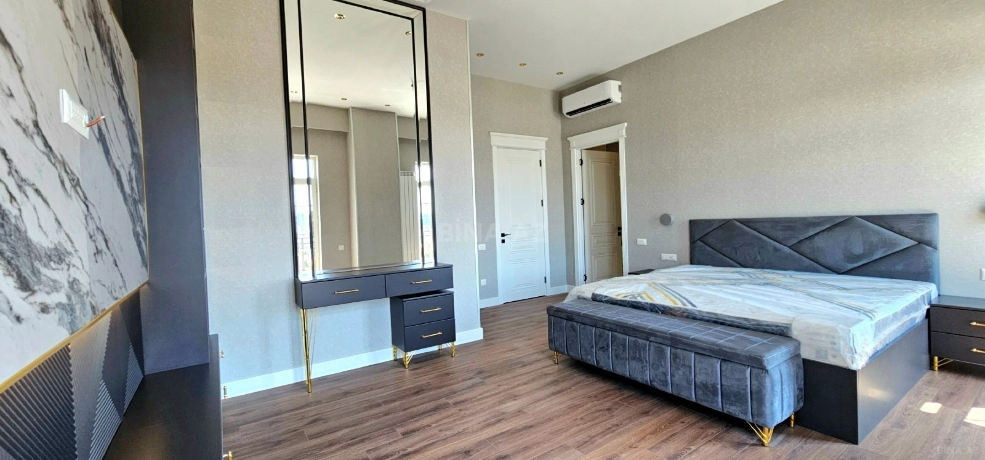 Kirayə verilir 3 otaqlı mənzil 157 m²