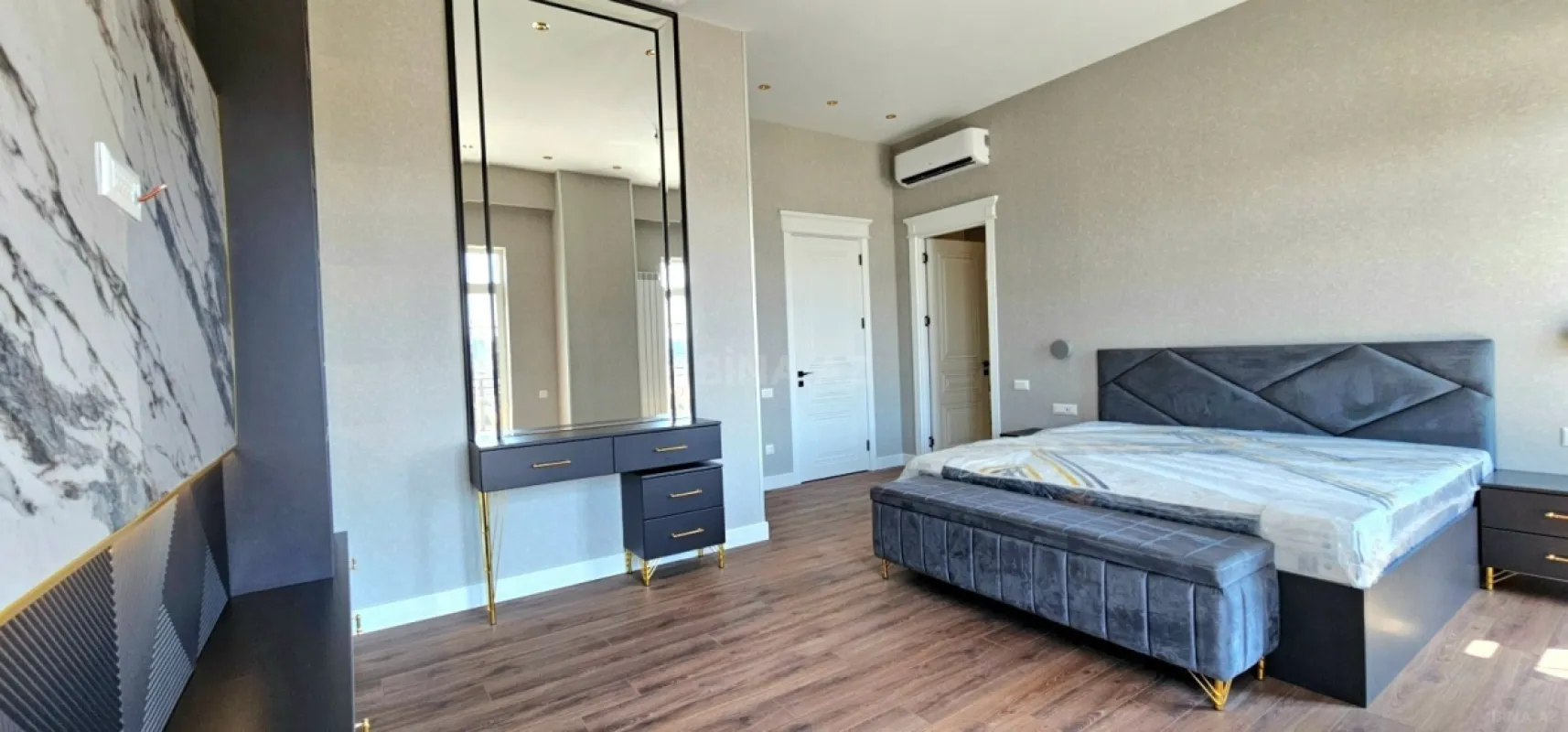 Kirayə verilir 3 otaqlı mənzil 157 m²