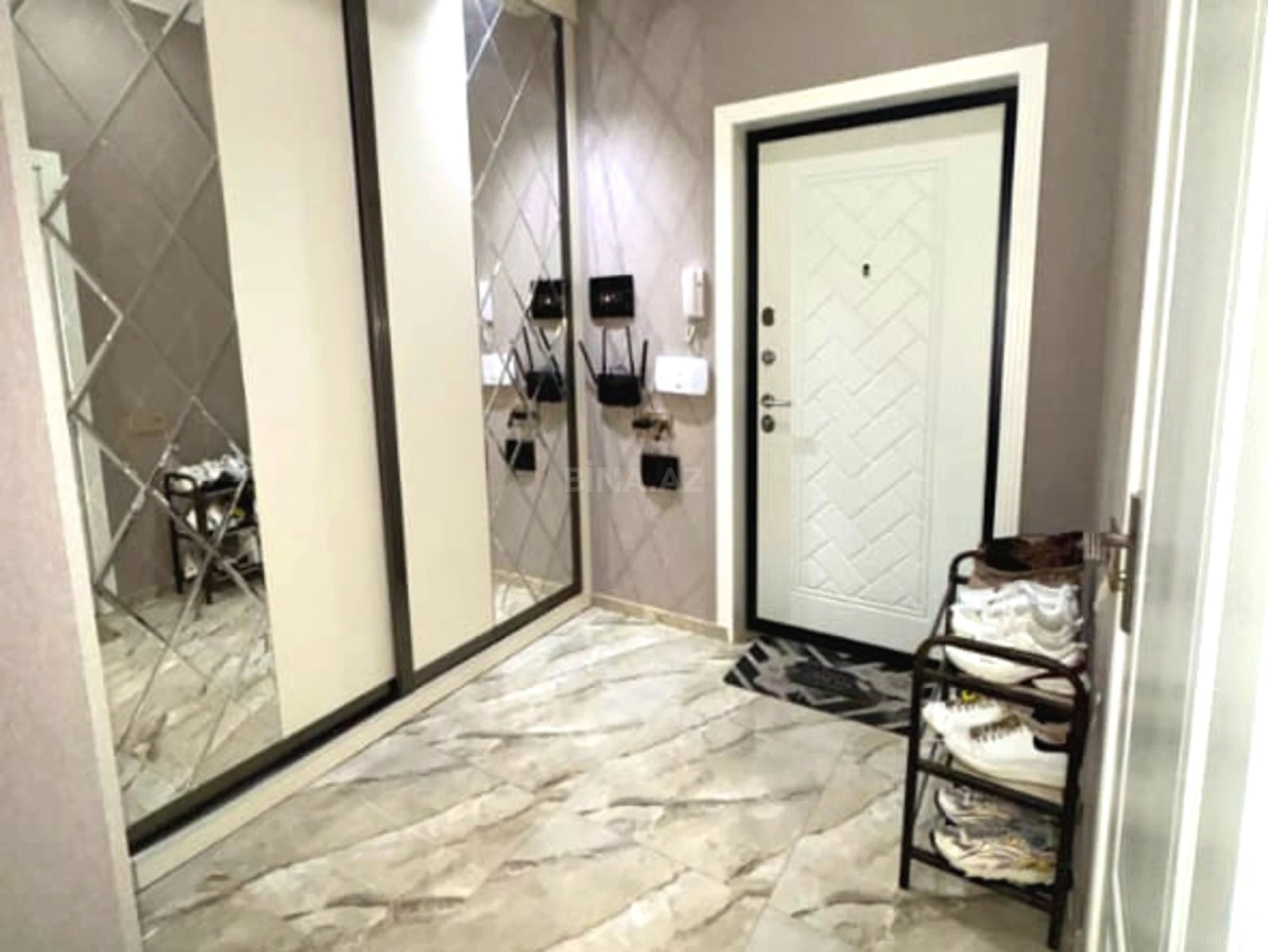 Satılır 2 otaqlı mənzil 74 m²