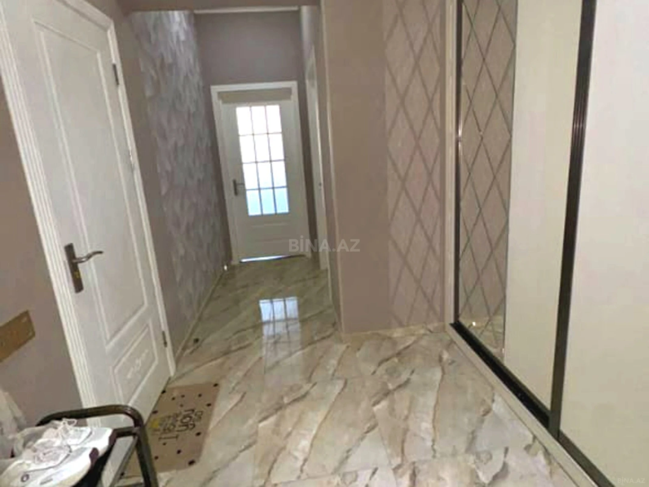 Satılır 2 otaqlı mənzil 74 m²