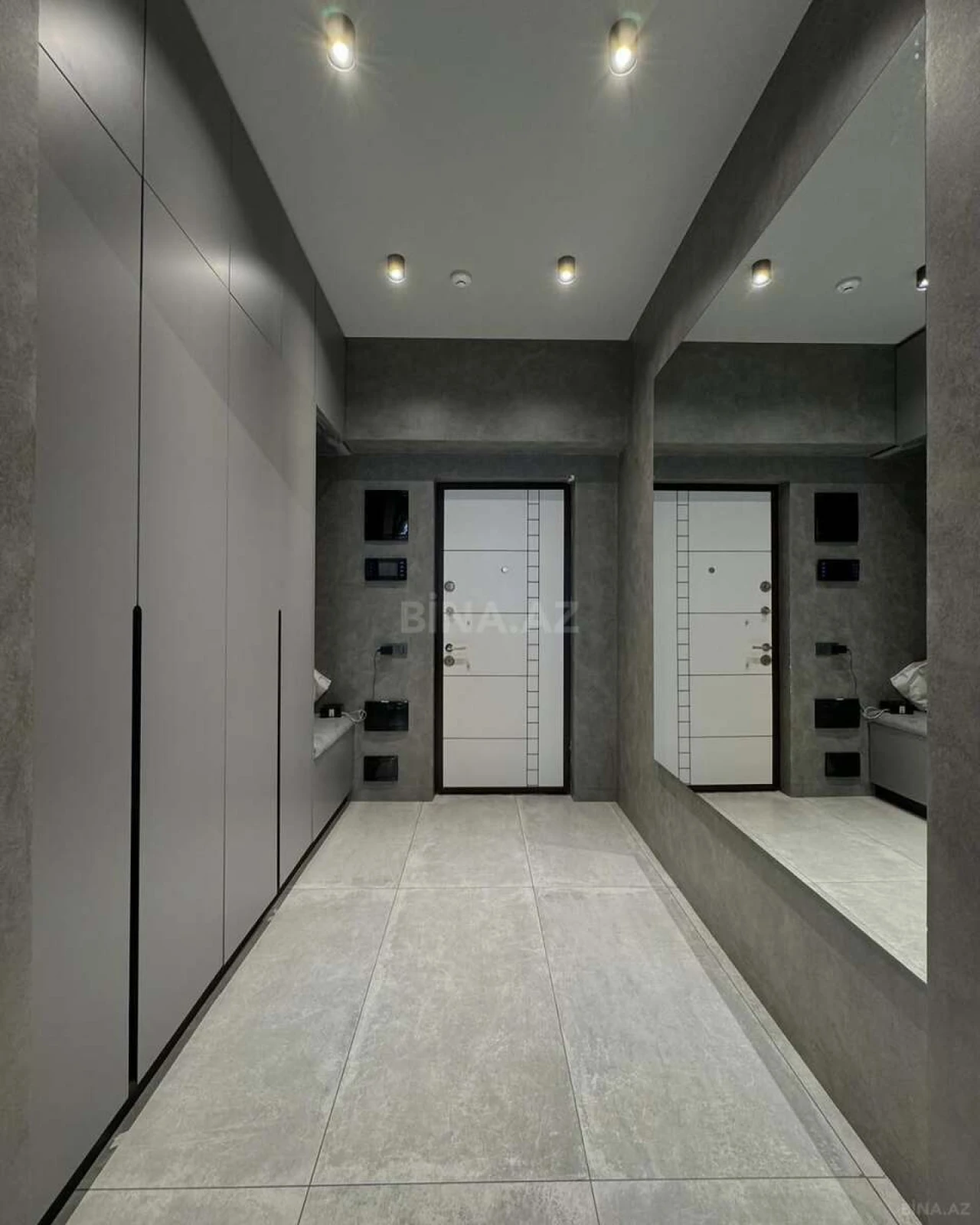 Satılır 3 otaqlı mənzil 148 m²