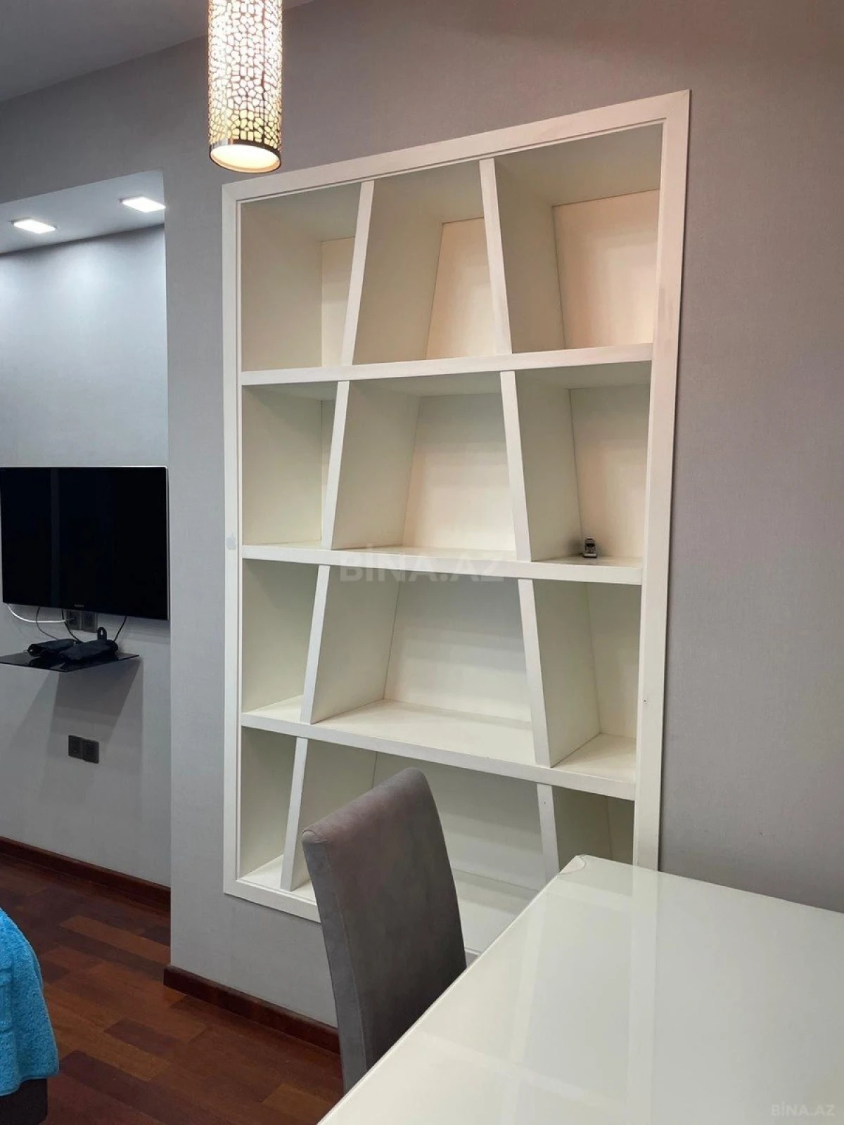 Satılır 4 otaqlı mənzil 202 m²