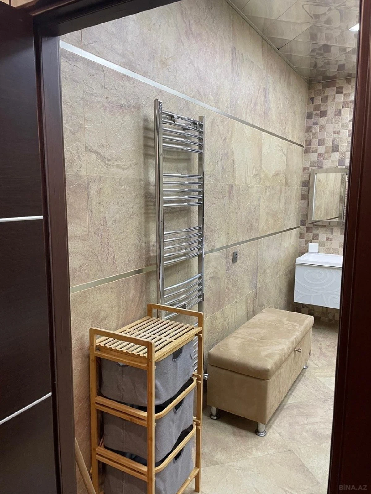 Satılır 4 otaqlı mənzil 202 m²