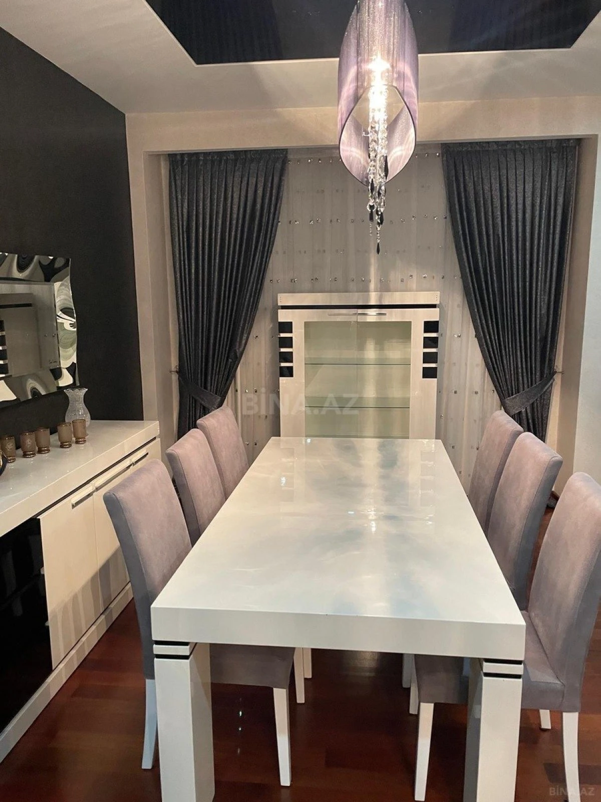 Satılır 4 otaqlı mənzil 202 m²