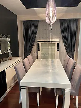 Satılır 4 otaqlı mənzil 202 m²