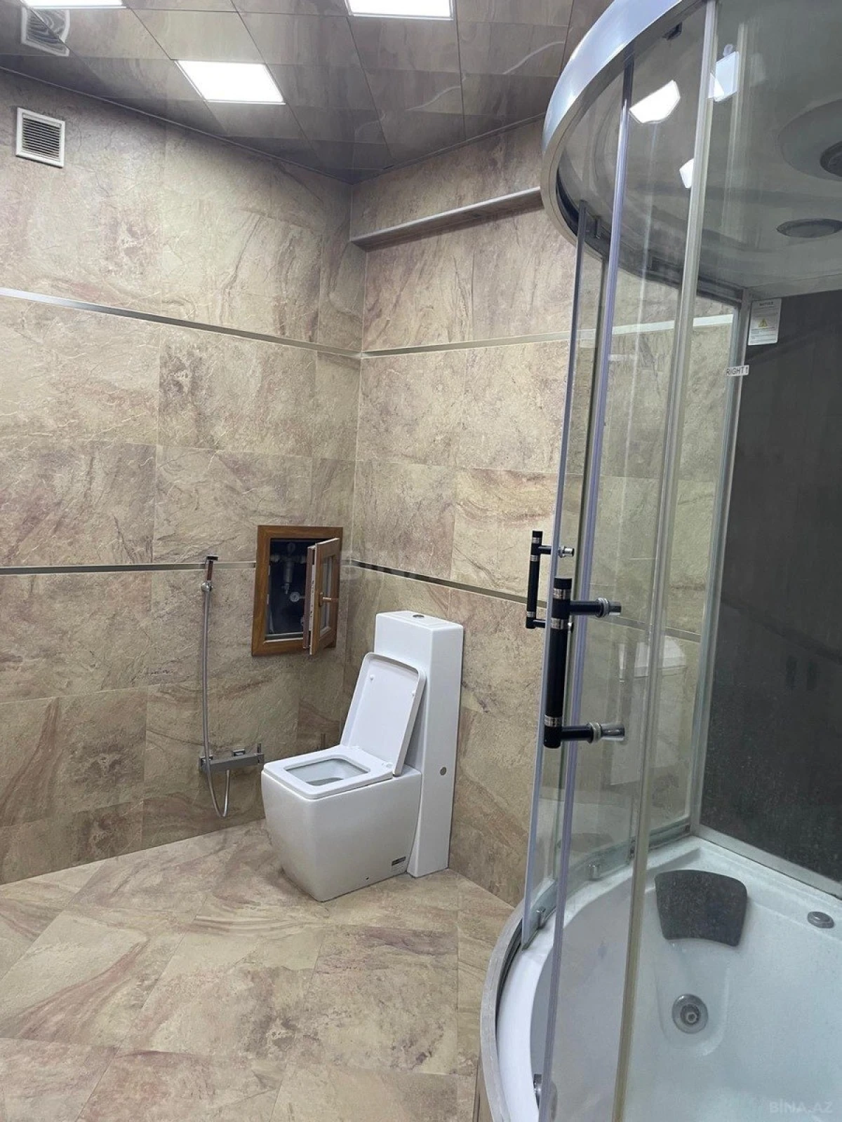Satılır 4 otaqlı mənzil 202 m²