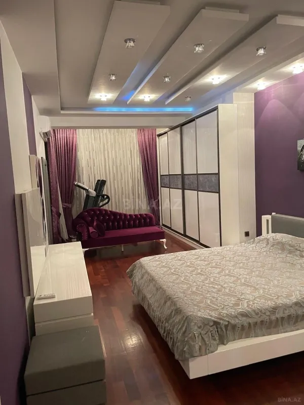 Satılır 4 otaqlı mənzil 202 m²