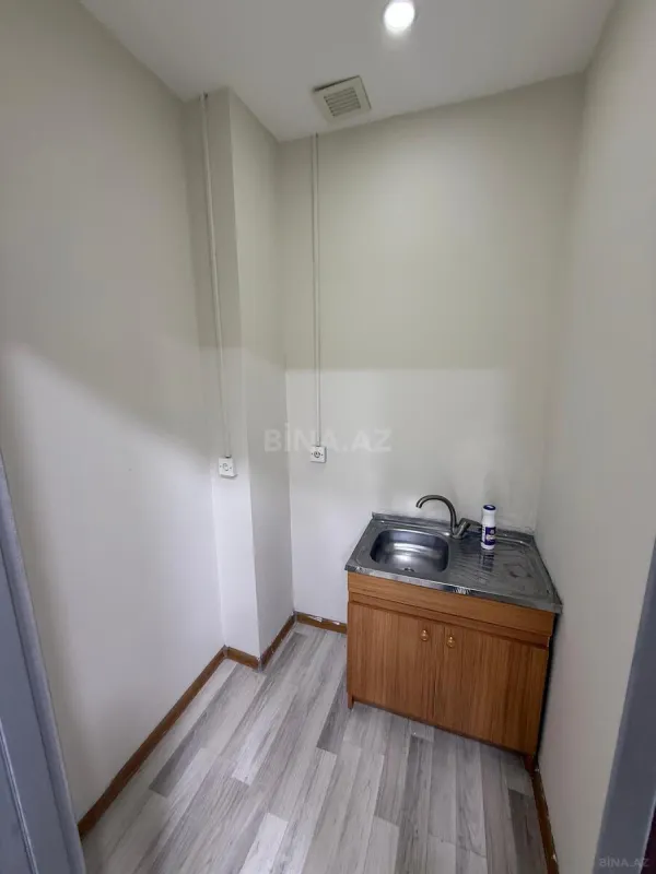 Kirayə verilir 4 otaqlı ofis 122 m²