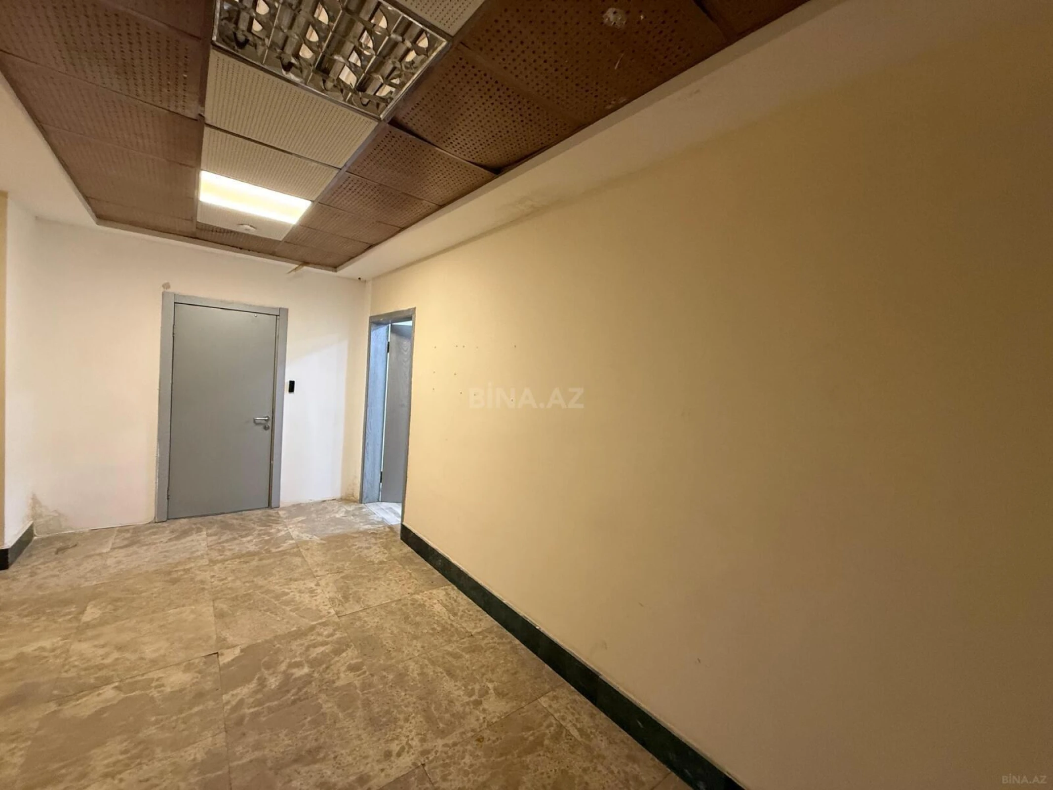Kirayə verilir 4 otaqlı ofis 122 m²