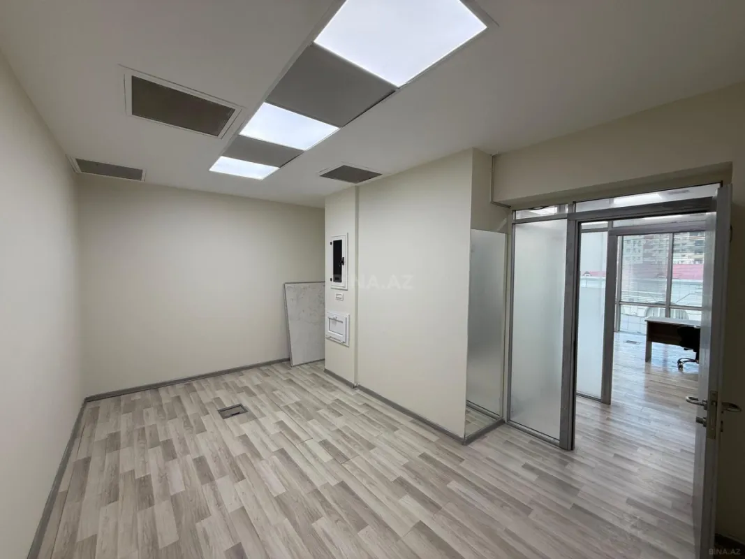 Kirayə verilir 4 otaqlı ofis 122 m²