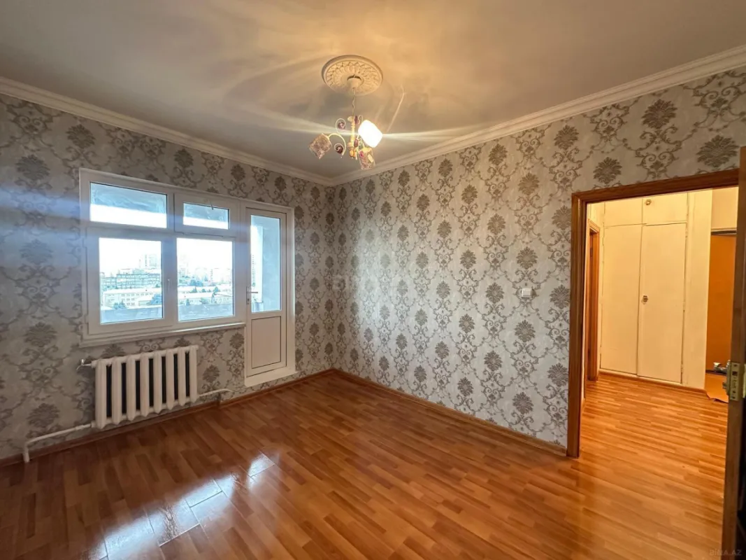 Satılır 4 otaqlı mənzil 100 m²
