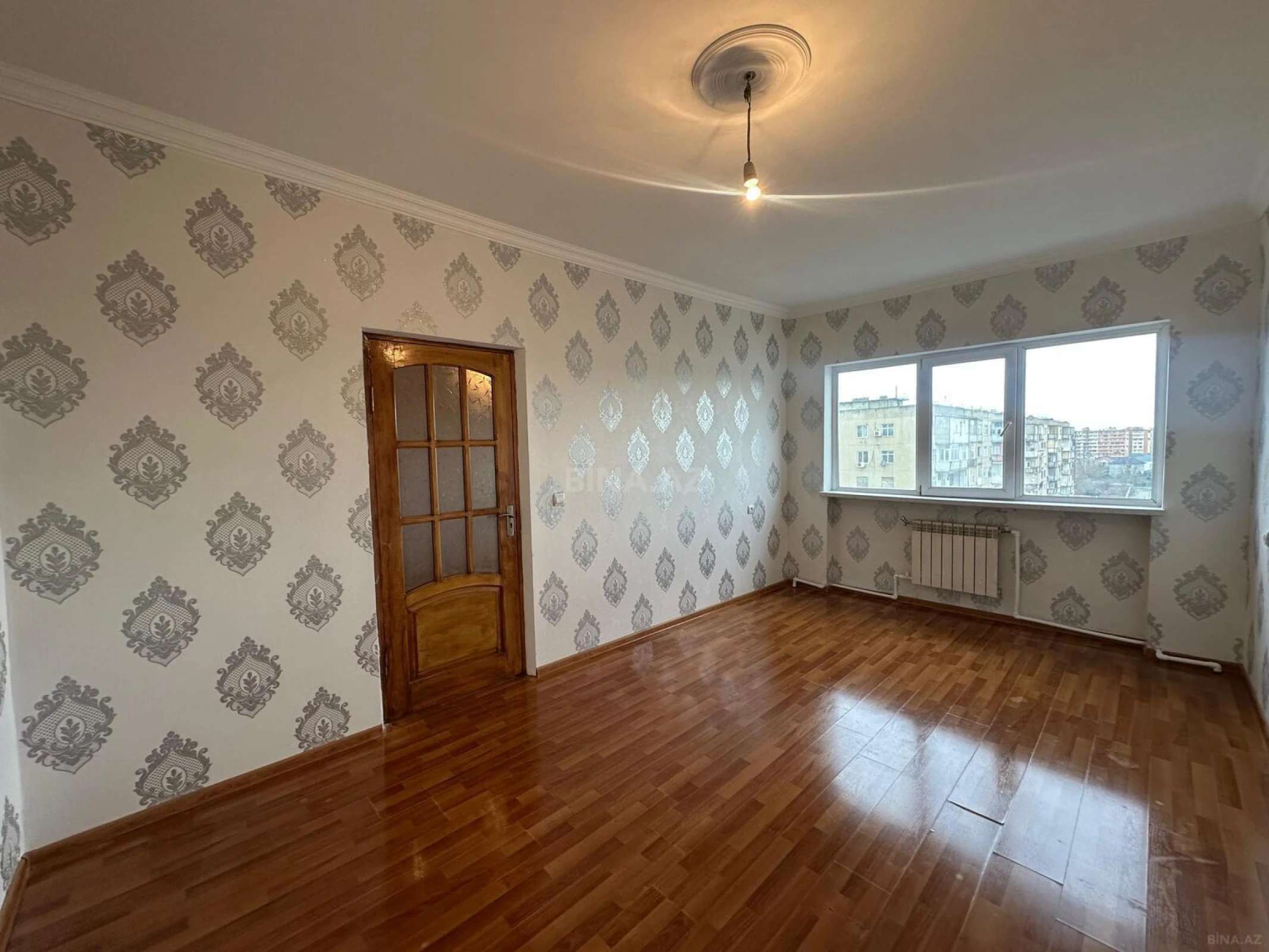 Satılır 4 otaqlı mənzil 100 m²