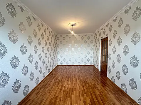 Satılır 4 otaqlı mənzil 100 m²