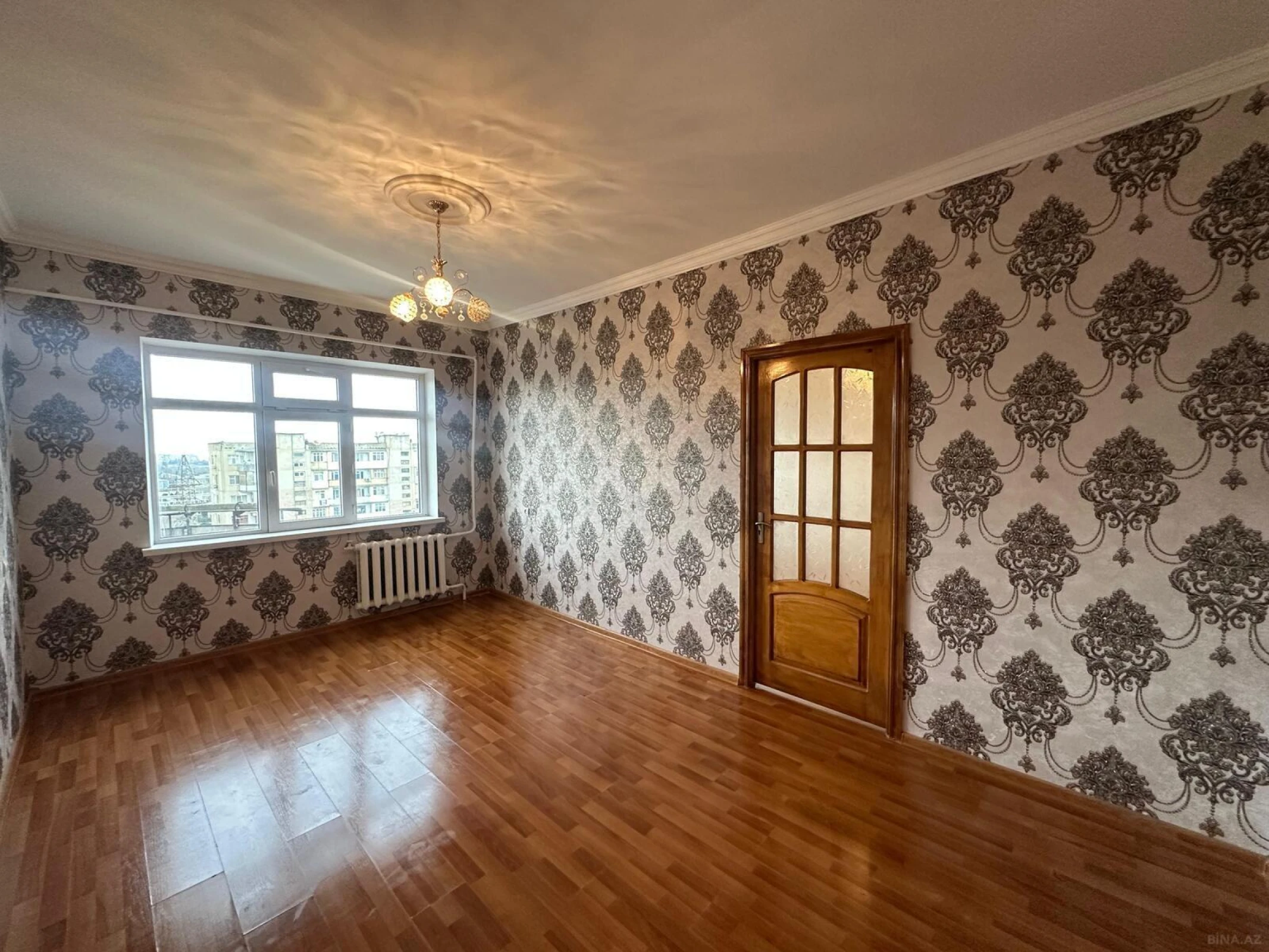 Satılır 4 otaqlı mənzil 100 m²