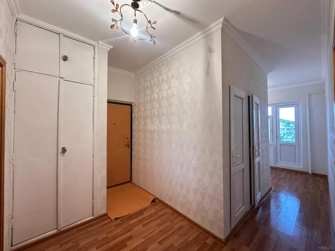 Satılır 4 otaqlı mənzil 100 m²