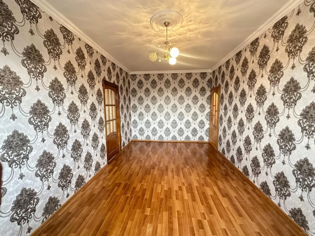 Satılır 4 otaqlı mənzil 100 m²