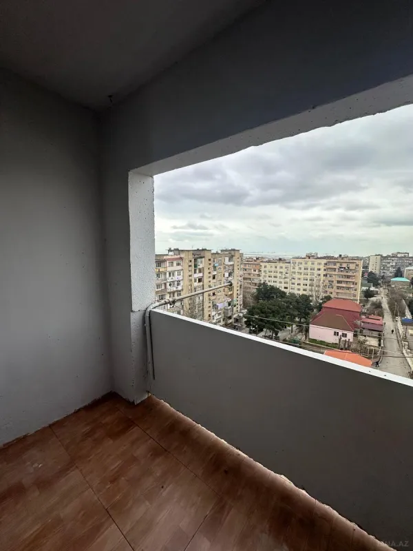 Satılır 4 otaqlı mənzil 100 m²