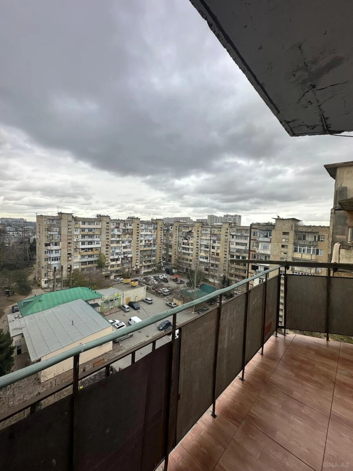 Satılır 4 otaqlı mənzil 100 m²