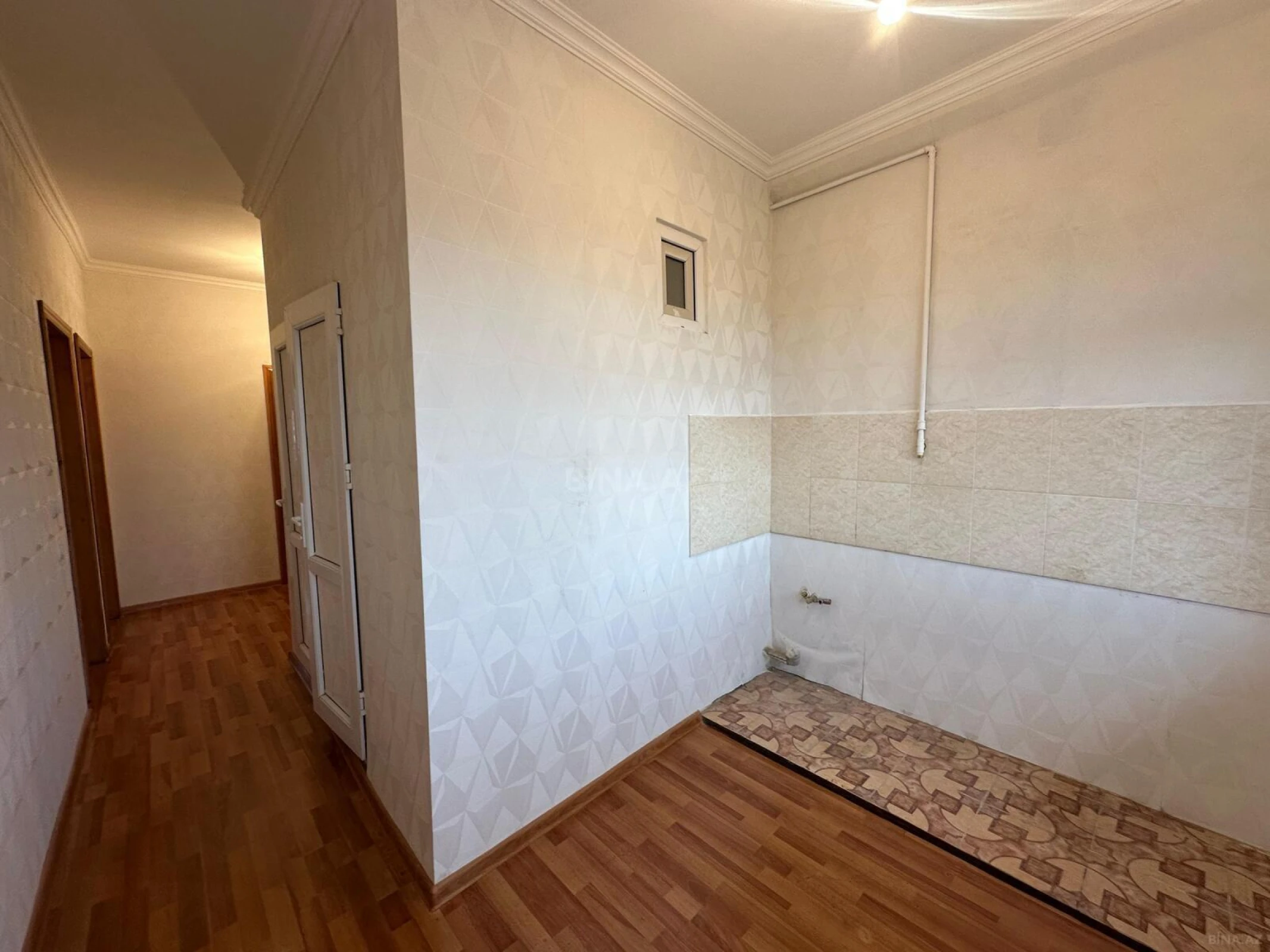 Satılır 4 otaqlı mənzil 100 m²