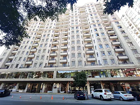 Satılır 3 otaqlı mənzil 139 m² — Bakı 3 otaq 139.00 m²