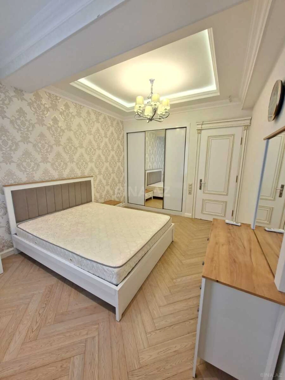 Satılır 2 otaqlı mənzil 80 m²