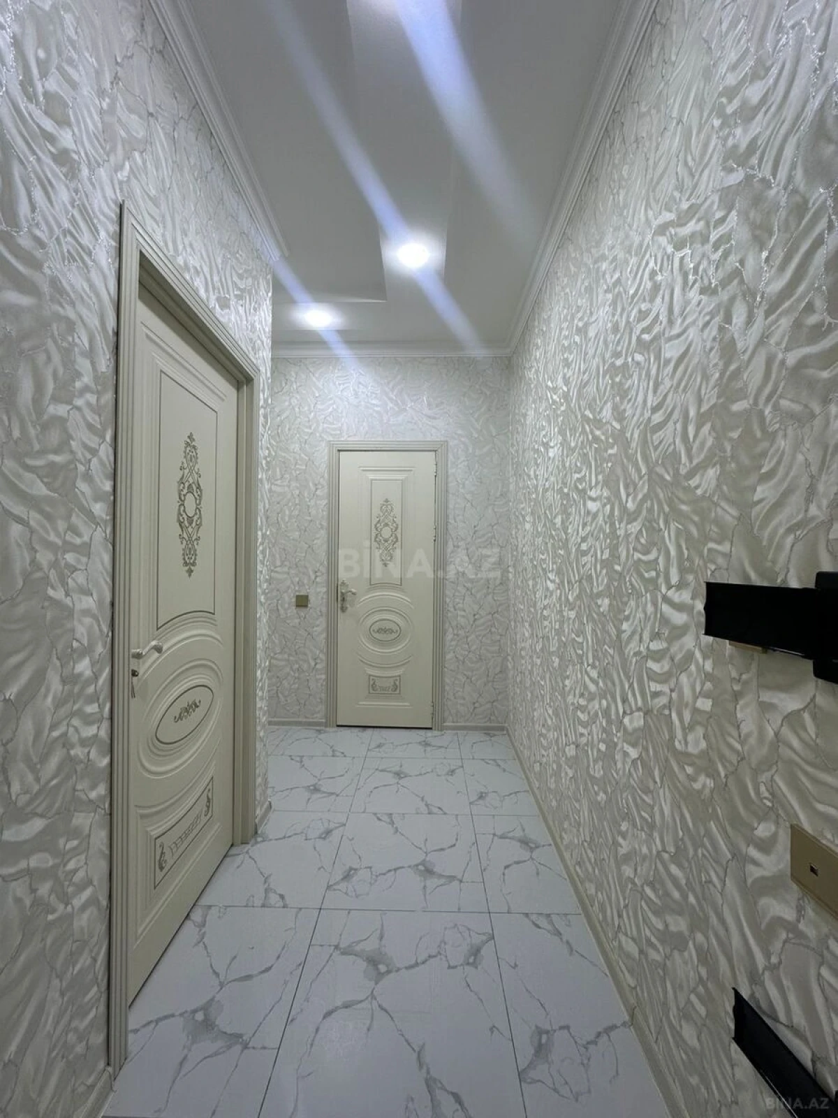 Satılır 2 otaqlı mənzil 60.5 m²