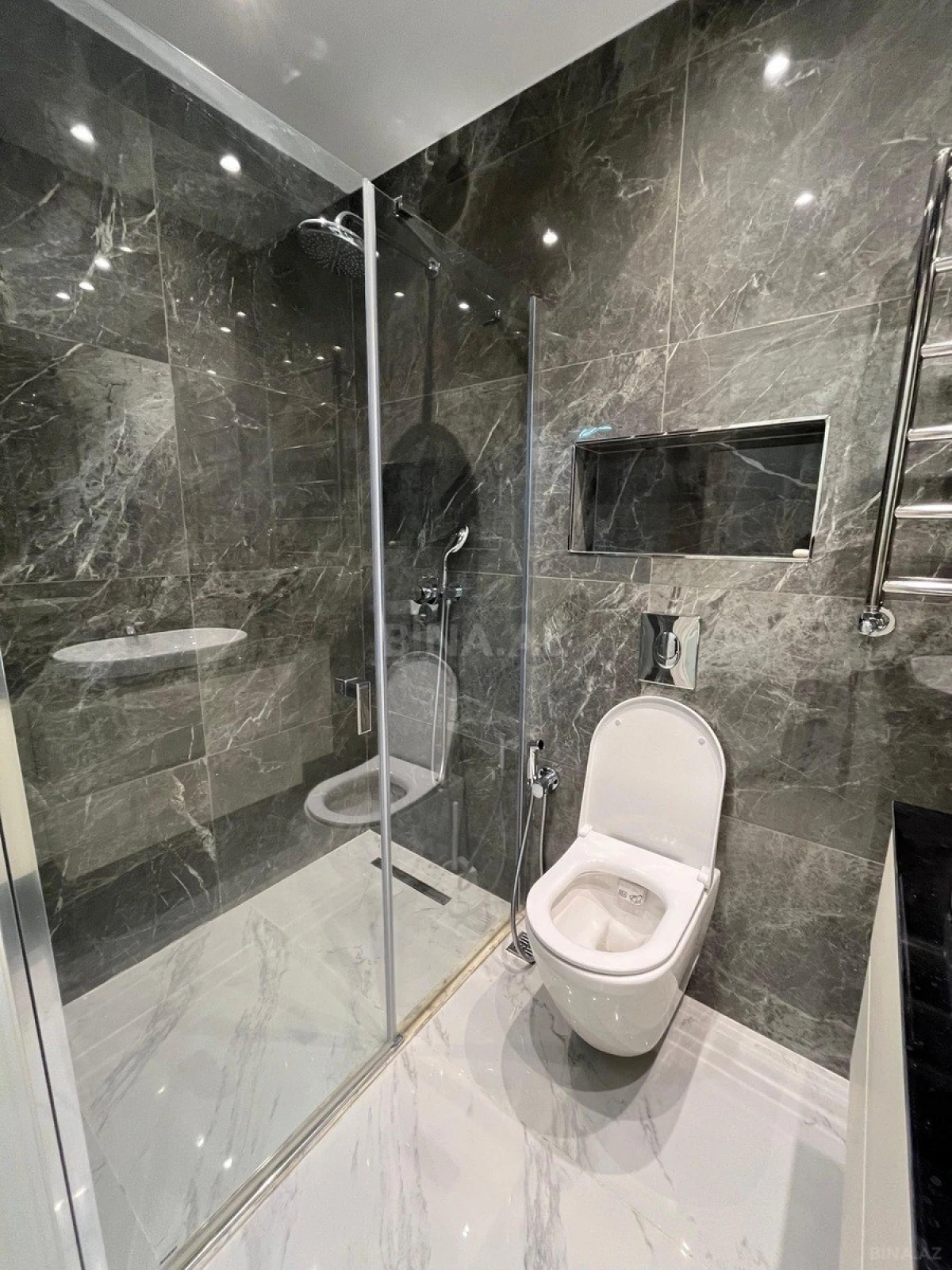 Kirayə verilir 3 otaqlı mənzil 100 m²