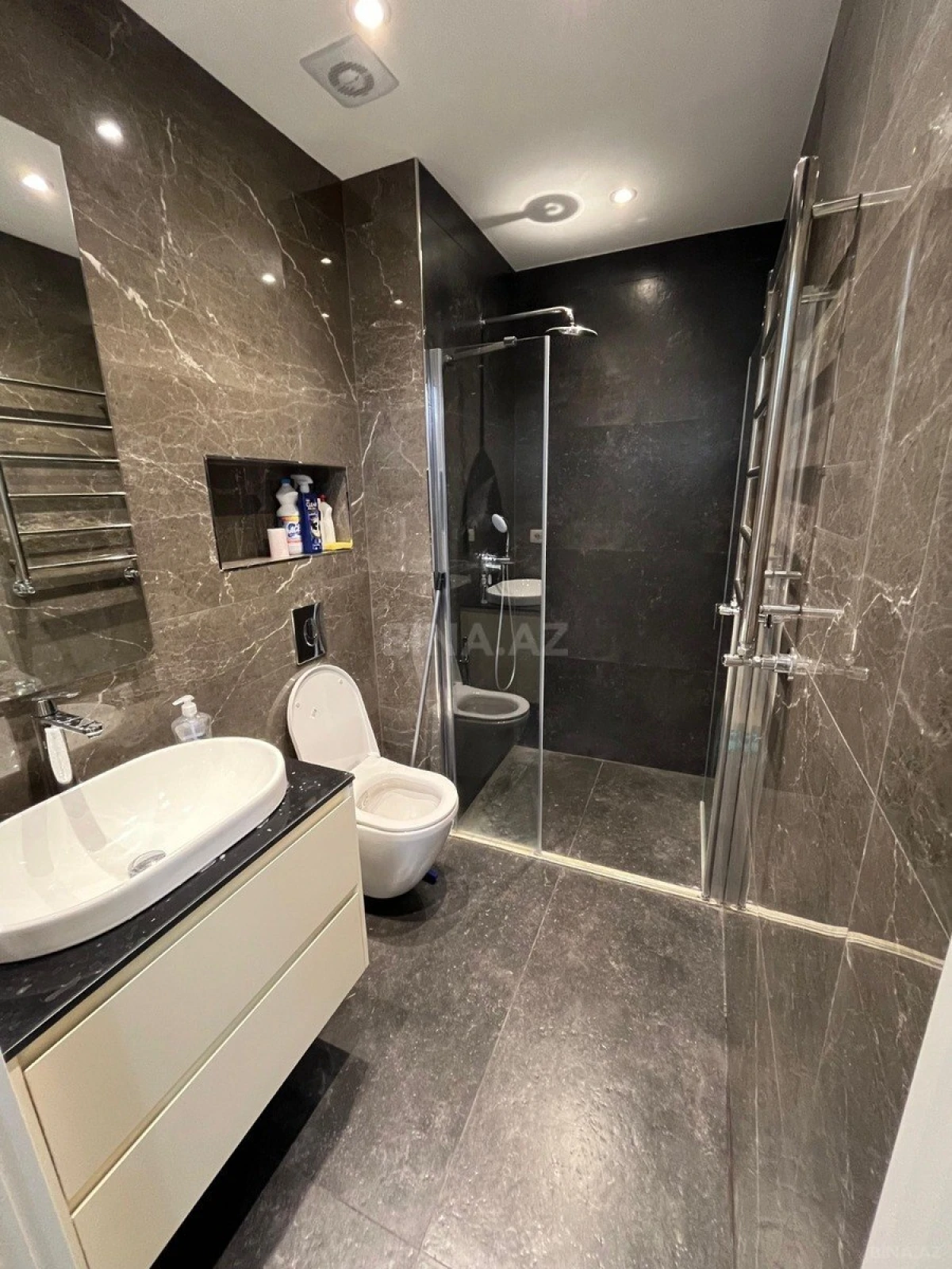 Kirayə verilir 3 otaqlı mənzil 100 m²