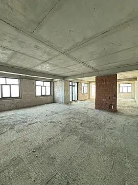 Satılır 4 otaqlı mənzil 185 m²