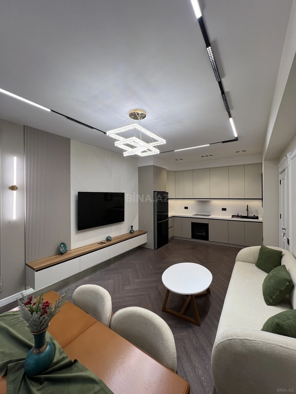 Satılır 3 otaqlı mənzil 98 m²