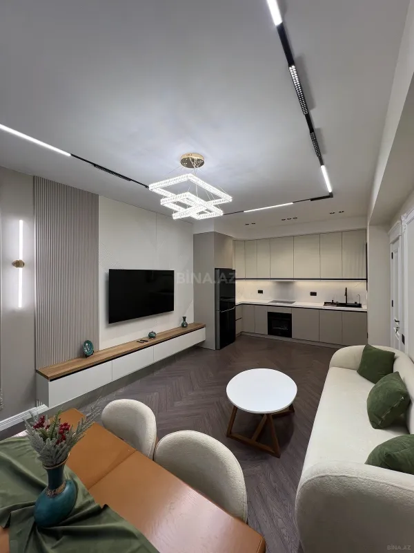 Satılır 3 otaqlı mənzil 98 m²