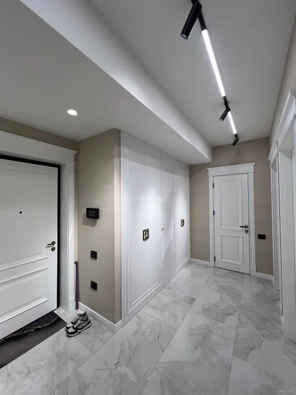 Satılır 3 otaqlı mənzil 98 m²