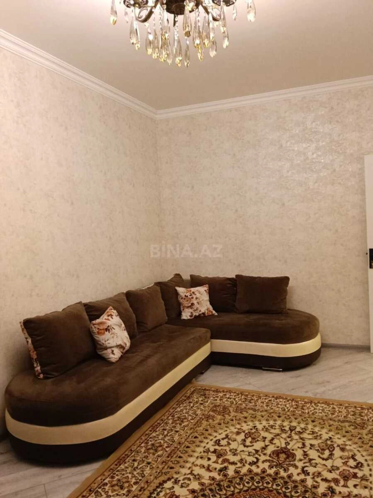 Kirayə verilir 2 otaqlı mənzil 75 m²