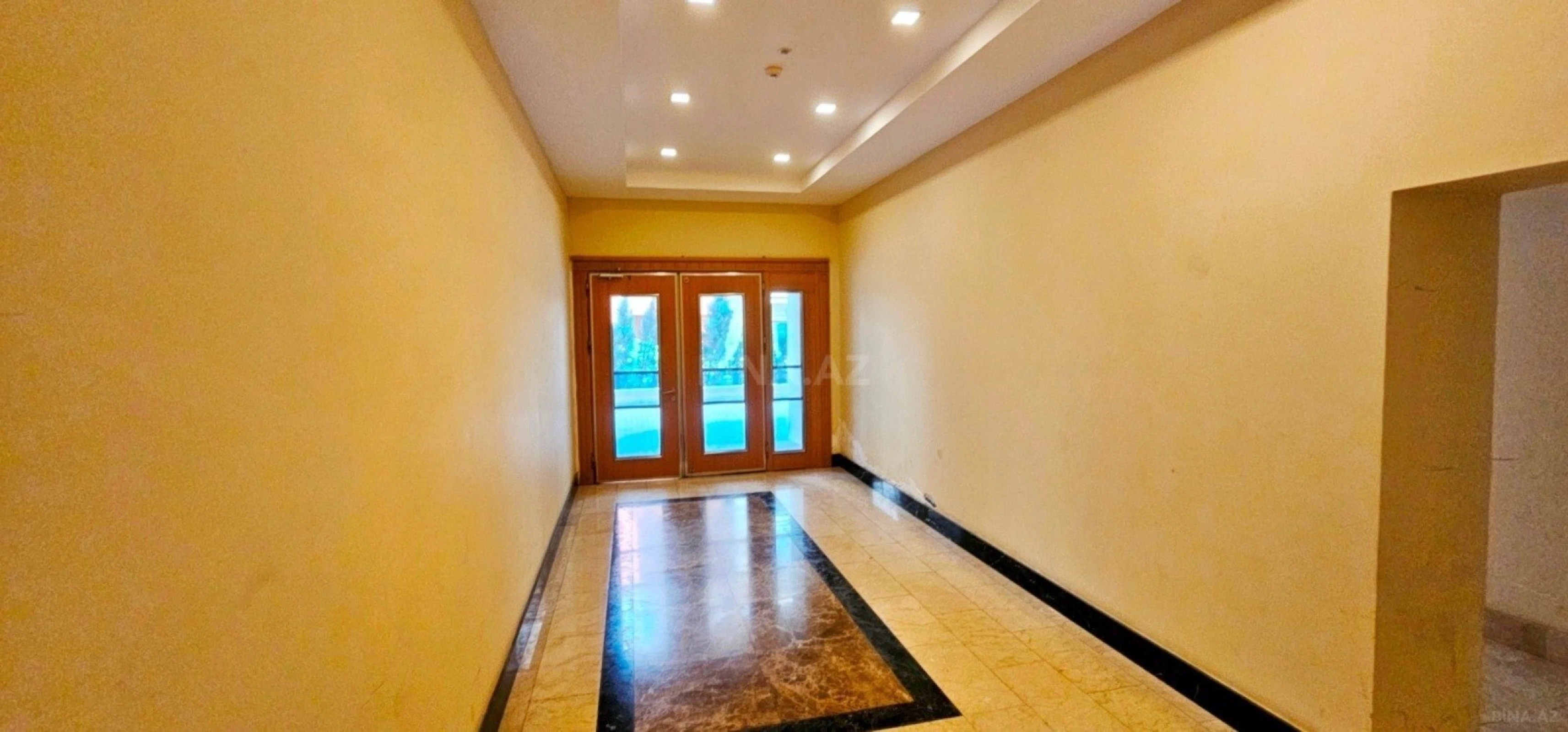 Satılır 6 otaqlı mənzil 400 m²