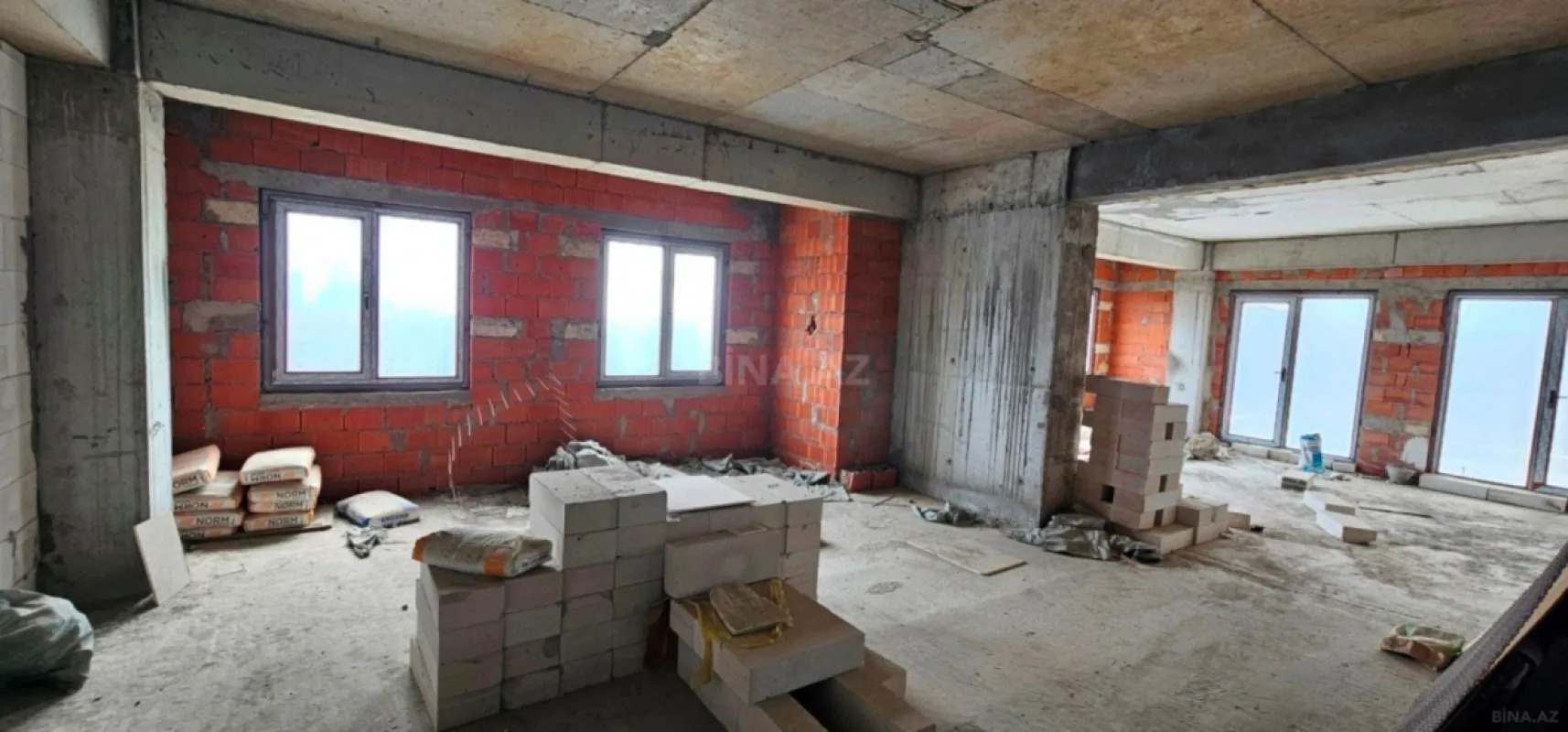 Satılır 6 otaqlı mənzil 400 m²